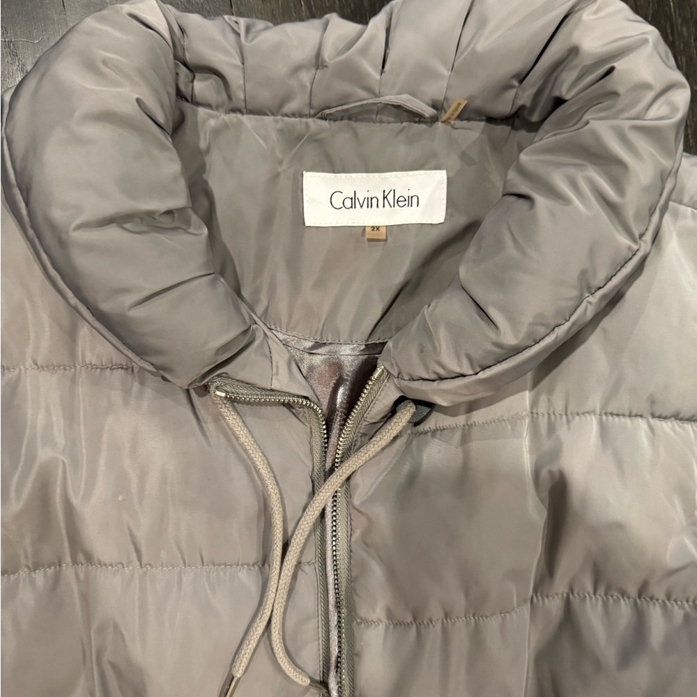 Calvin Klein Women's Light Gray Quilted Vest - Picture 2 of 5